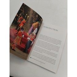 Queen Elizabeth II A Tribute Stewart Binns Livre Biographie Photos Illustrations