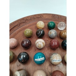 Grand Solitaire En Bois Sculpté Et Vrais Pierres Semi Précieuse Jeu