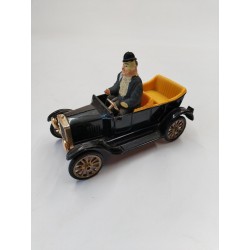 Poli Toys Ford Auto Di Stanlio E Ollio Laurel Et Hardy Voiture 1:24 Jeu Jouet