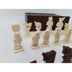 Jeu D'échecs Jeux Ancien Os Teinté Boite Bois Rangement Sculpté Main