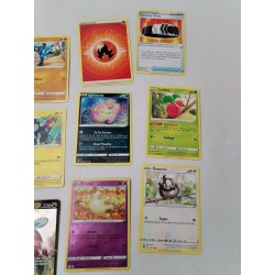 Booster Pokémon Stars Étincelantes Hydragon V 114/172 2022 Cremy 070 Holo Épée 