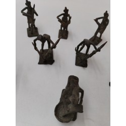 Lot De 9 Statuettes Scène De Village Africains Métal Laiton ? Villageois
