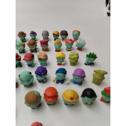 Lot De 47 Figurines Zombie City Bouncers Figure Collection