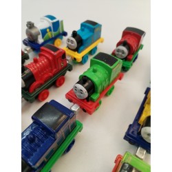 Lot De 12 Trains Thomas Train Aimanté Circuit Pistes Rails Jeu Jouet