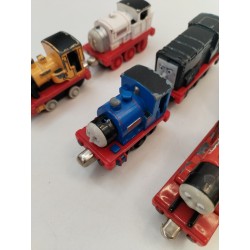 Lot De 8 Trains Thomas Train Aimanté Circuit Pistes Rails Jeu Jouet
