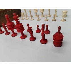 Antiquités fin du 19e pièces d'échecs de petite taille en os Jeu Échec Jeux 