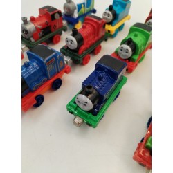 Lot De 12 Trains Thomas Train Aimanté Circuit Pistes Rails Jeu Jouet