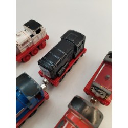 Lot De 8 Trains Thomas Train Aimanté Circuit Pistes Rails Jeu Jouet