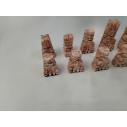 Jeux D'échecs 32 Pièces En Marbre Rose Et Noir Sculpté Aztèques Incas Jeu Echec