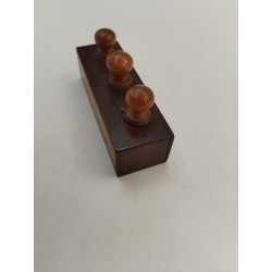 Rare Signé Saive Marqueur de cap en bois travail de ponton trois cylindre Numéro