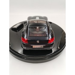 Véhicule Miniature Sous Globe Peugeot 907 Concept Car Michelin Partenaire
