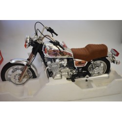 Yamaha Custom New York 16247 Superbike Guiloy 1:6 Metal véhicule moto jouet collection