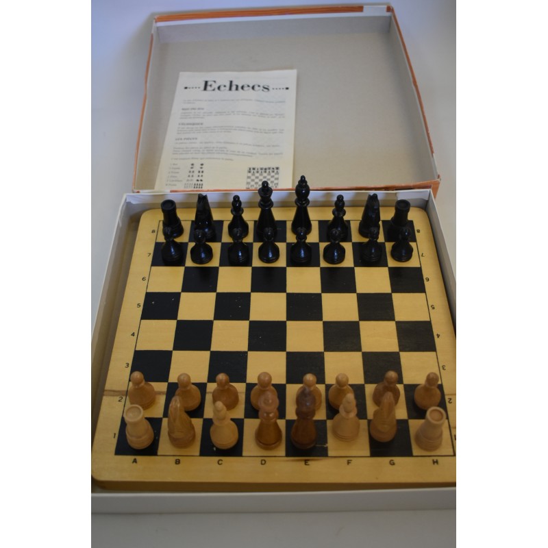 Echecs pions et plateau en bois Jeux Schmidt traditions du jeu Echec
