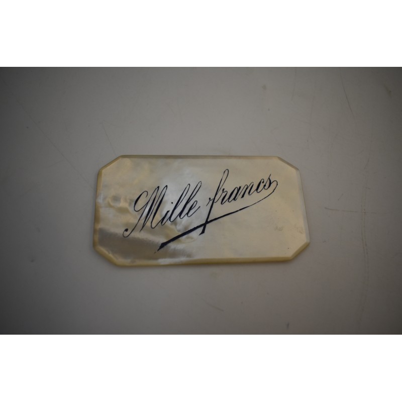 Mille francs Plaque nacre ciselé Casino Cercle D'aix Numéro 28 grand cercle ancien jeux