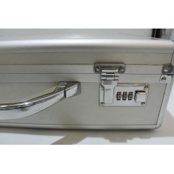 007 James Bond Valise Ultimate Edition malette coffret 20 Dvd dont 10 neuf carte collector numérotée affiches films