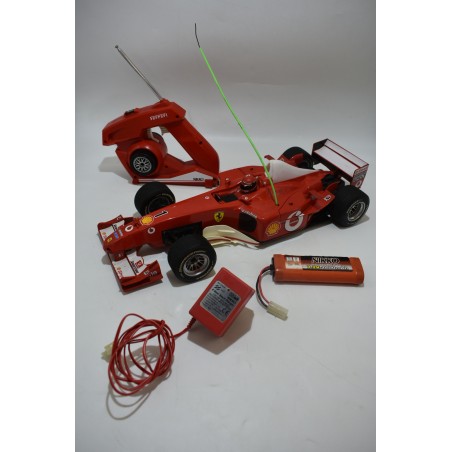 Voiture de course F1 radiocommandé R/C Nikko Ferrari F2005 échelle 1:10 avec telecommande jouet pilote formule 1