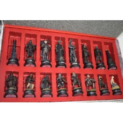 Le seigneur des anneaux edition Eaglemoss jeu d'echecs jeux echec coffret complet classeurs fascicules