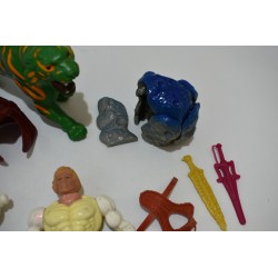 Lot Figurine Vintage retro MOTU master of the universe musclor mattel  Heman maitre de l'univers tigre accessoires épees