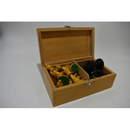 Jeu d'echecs Staunton Vernies feutrine jeux de société echec style lardy chavet jaques