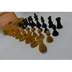 Jeu d'echecs Staunton Vernies feutrine jeux de société echec style lardy chavet jaques