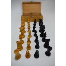 Jeu d'echecs Staunton Vernies feutrine jeux de société echec style lardy chavet jaques