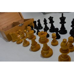 Jeu d'echecs Staunton Vernies feutrine jeux de société echec style lardy chavet jaques