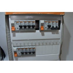 Merlin Gerin Neuf Tableau Electrique pour Logement déjà câblé 3 interrupteurs différentiel disjoncteur électricité