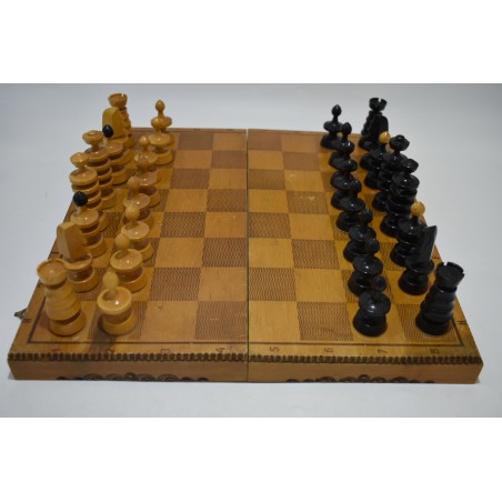 Jeu d'echecs ancien epoque sovietique URSS russie pays de l'est jeux échec coffret bois plateau échiquier
