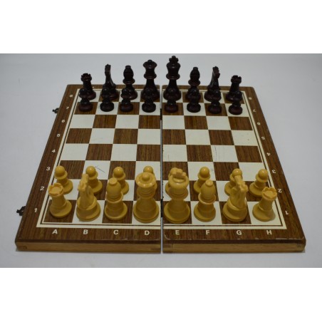 Jeu d'Echecs coffret plateau pliant look staunton jeux echec
