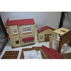 Sylvanian Families Red Roof Country Home 5480 jeu jouet figurine Edition Epoch manoir caché lumières