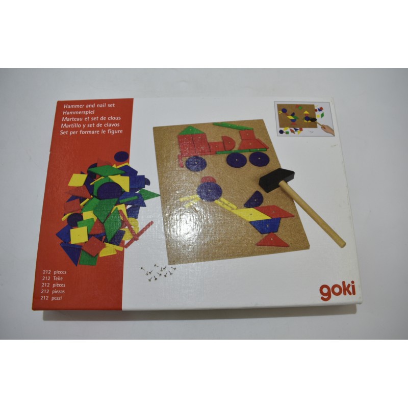 Goki Jeu Marteau et set de clous bricolage jeux jouet éveil bricoleur mosaïque couleurs et formes