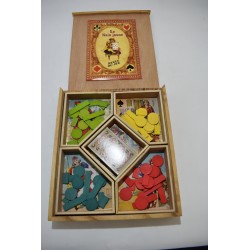 Coffret Le nain jaune bois jeu edition Atlas jeux de société mises cartes