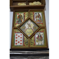 Belle Boite ancienne double étage Le jeu de Nain de jaune aux galeries lafayette paris jeux nouveaux reunis Mises cartes
