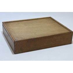 Belle Boite ancienne double étage Le jeu de Nain de jaune aux galeries lafayette paris jeux nouveaux reunis Mises cartes