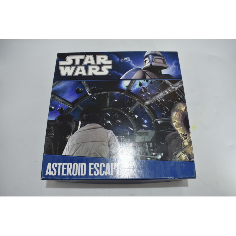 Star Wars Edition Asteroid Escape jeu de société jeux guerre des etoiles 2010 lucasfilm