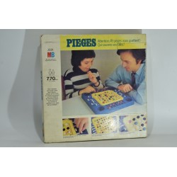 Pieges ! Edition Mb jeux jeu de société 1972 billes verres plateau trappe jeu de logique piège