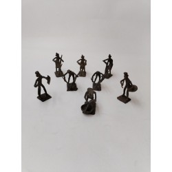 Lot De 9 Statuettes Scène De Village Africains Métal Laiton ? Villageois