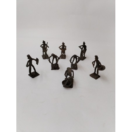 Lot De 9 Statuettes Scène De Village Africains Métal Laiton ? Villageois