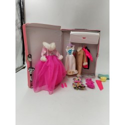 Barbie 1977 Poupée Mattel Dressing Armoire Valise Robe Deluxe Fashion Avenue