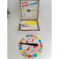 Hasbro Twister Jeu pour enfants Jeux de société familial Danse Tapis Fun