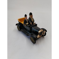 Poli Toys Ford Auto Di Stanlio E Ollio Laurel Et Hardy Voiture 1:24 Jeu Jouet