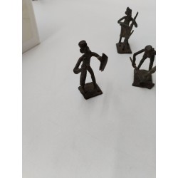 Lot De 9 Statuettes Scène De Village Africains Métal Laiton ? Villageois